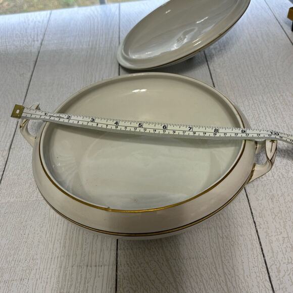 Vintage Solian Ware SoHo Pottery Ltd White and Gold Covered Vegetable Server - Picture 9 of 14
